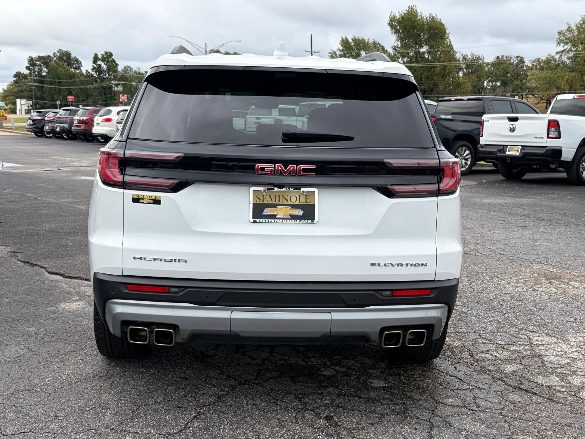 2026 GMC Acadia Elevation
