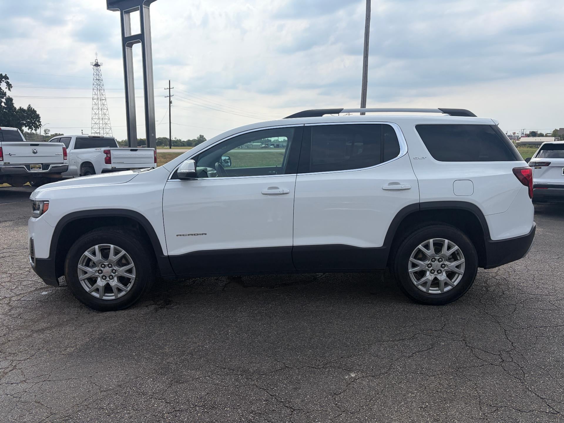 2023 GMC Acadia SLT