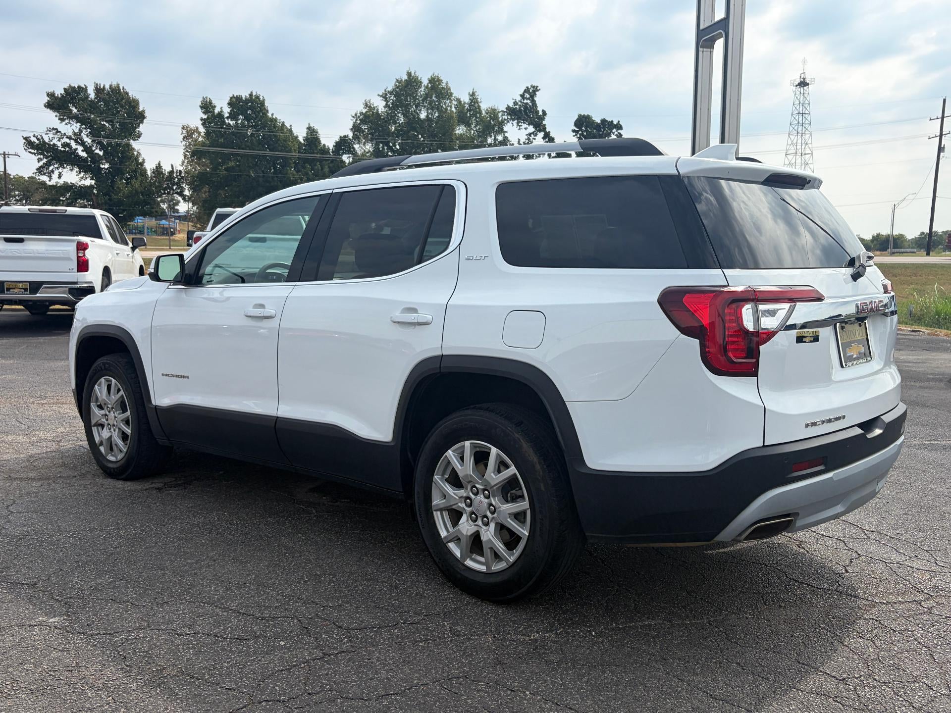 2023 GMC Acadia SLT