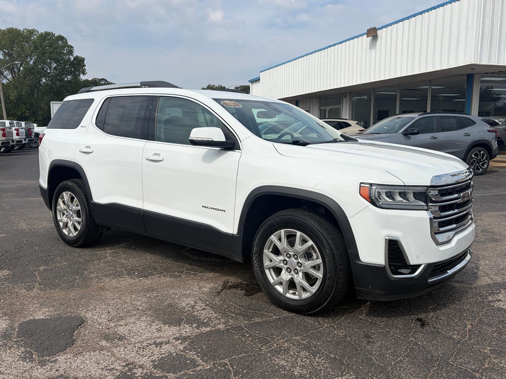 2023 GMC Acadia SLT
