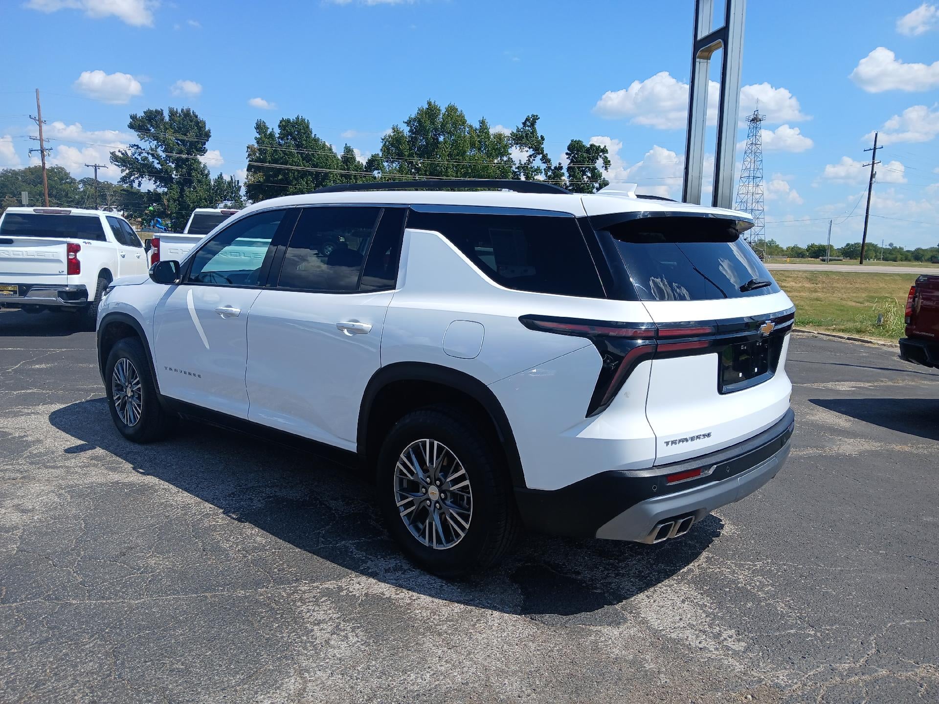 2025 Chevrolet Traverse LT