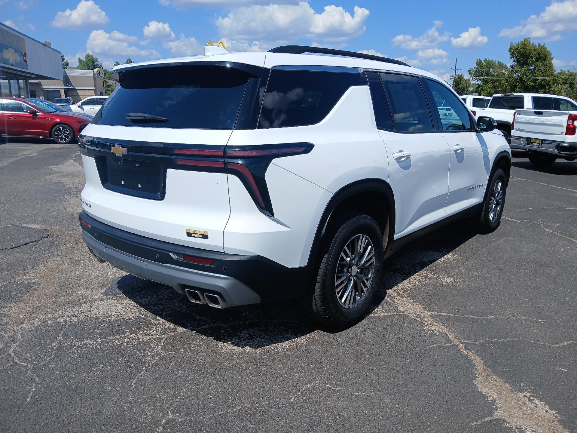 2025 Chevrolet Traverse LT