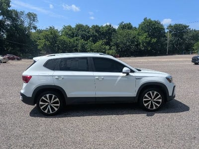 2023 Volkswagen Taos SE