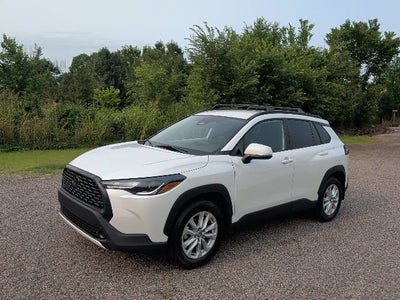 2024 Toyota Corolla Cross LE