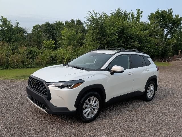 2024 Toyota Corolla Cross LE