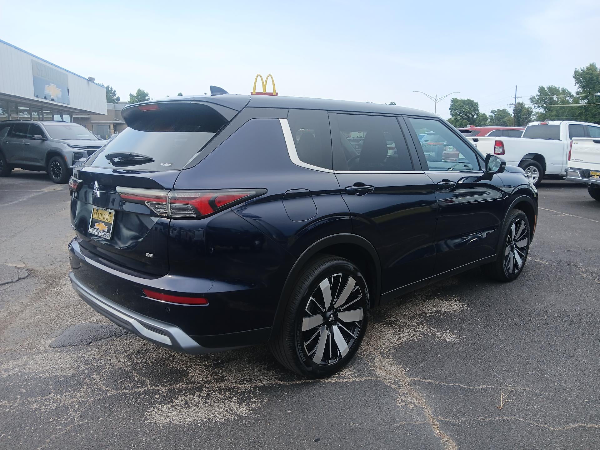2025 Mitsubishi Outlander SE